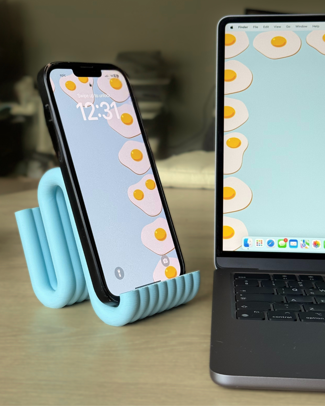 Wibble Stand – Modern Curved Phone Holder for Desk & Home