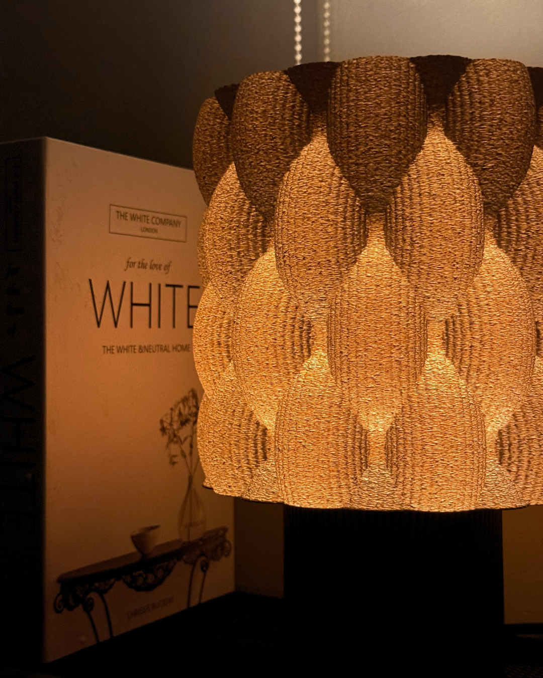 Kralovna – 3D Printed Textured Table Lamp | Modern Minimalist Lighting