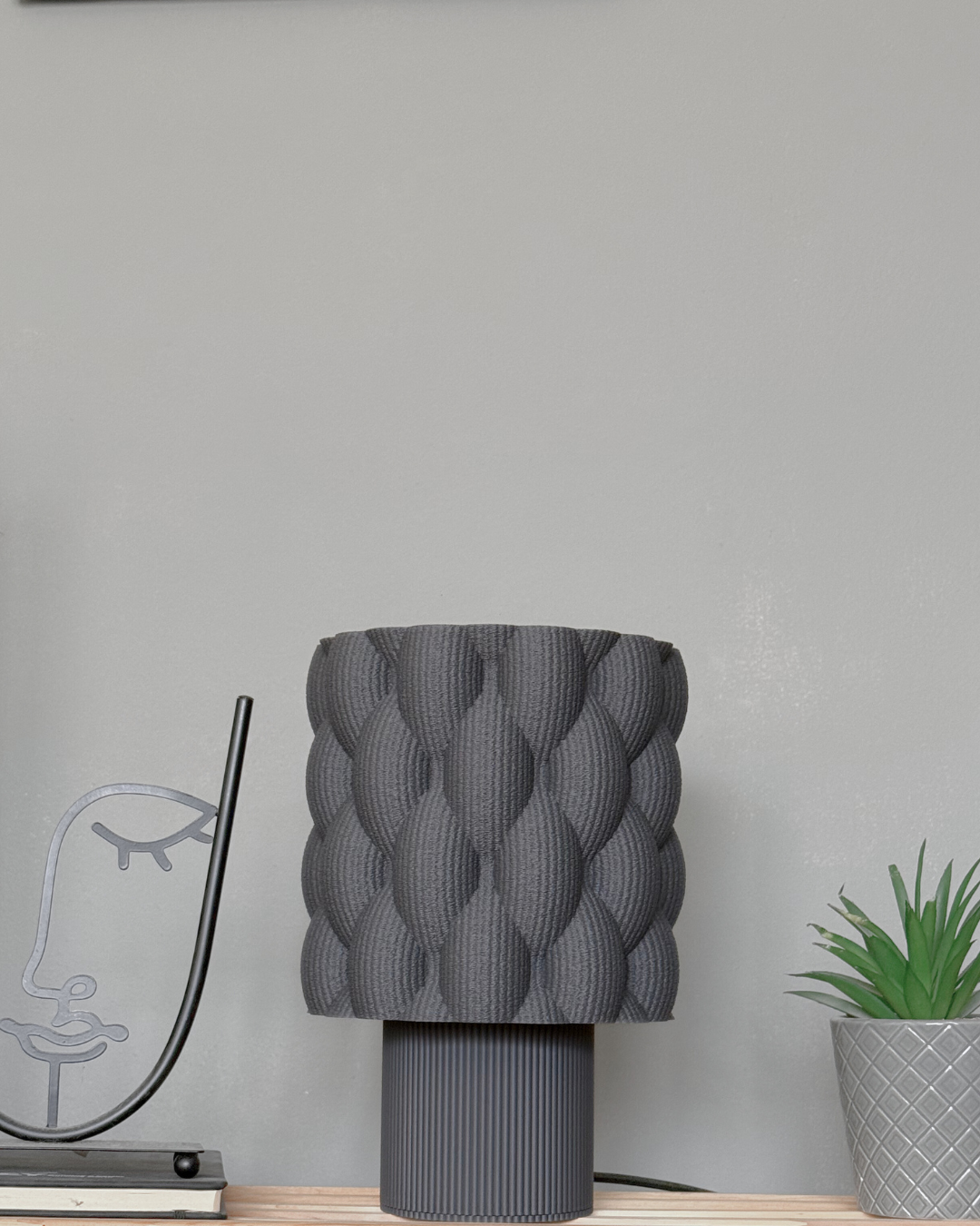 Kralovna – 3D Printed Textured Table Lamp | Modern Minimalist Lighting