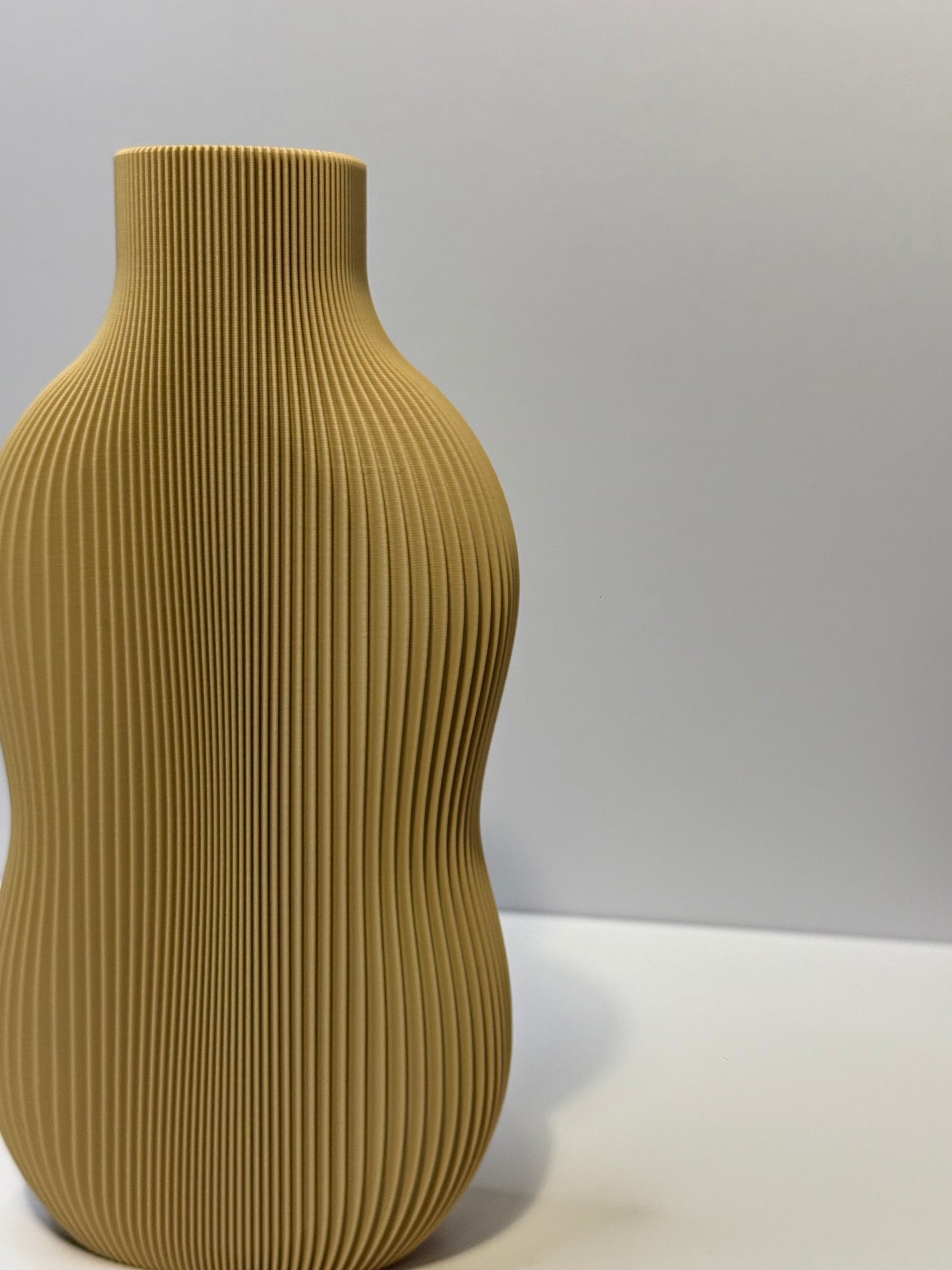 BABBIA Vase – Modern Ribbed Decorative Vase
