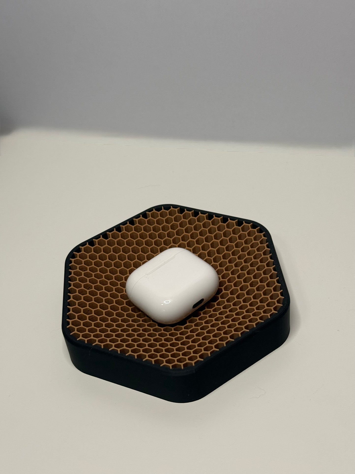 Honeycomb Tray – Modern Hexagonal Organizer for Keys, Wallet & Accessories