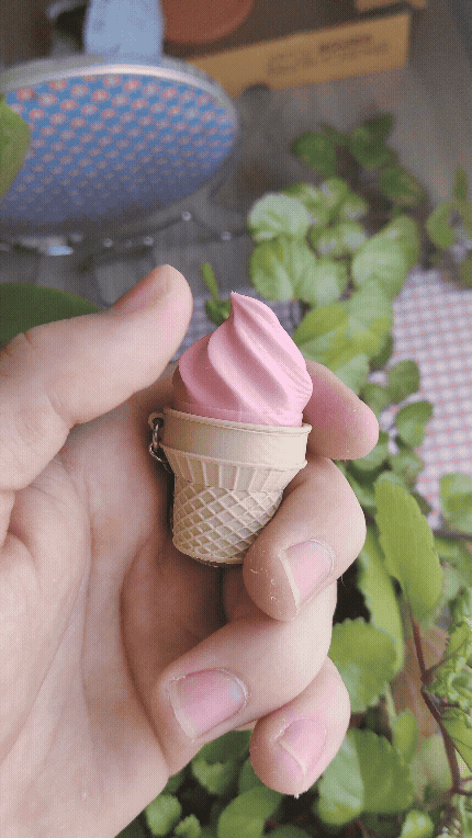 Ice Cream Fidget Keychain – Cute Clicky Stress Relief Toy