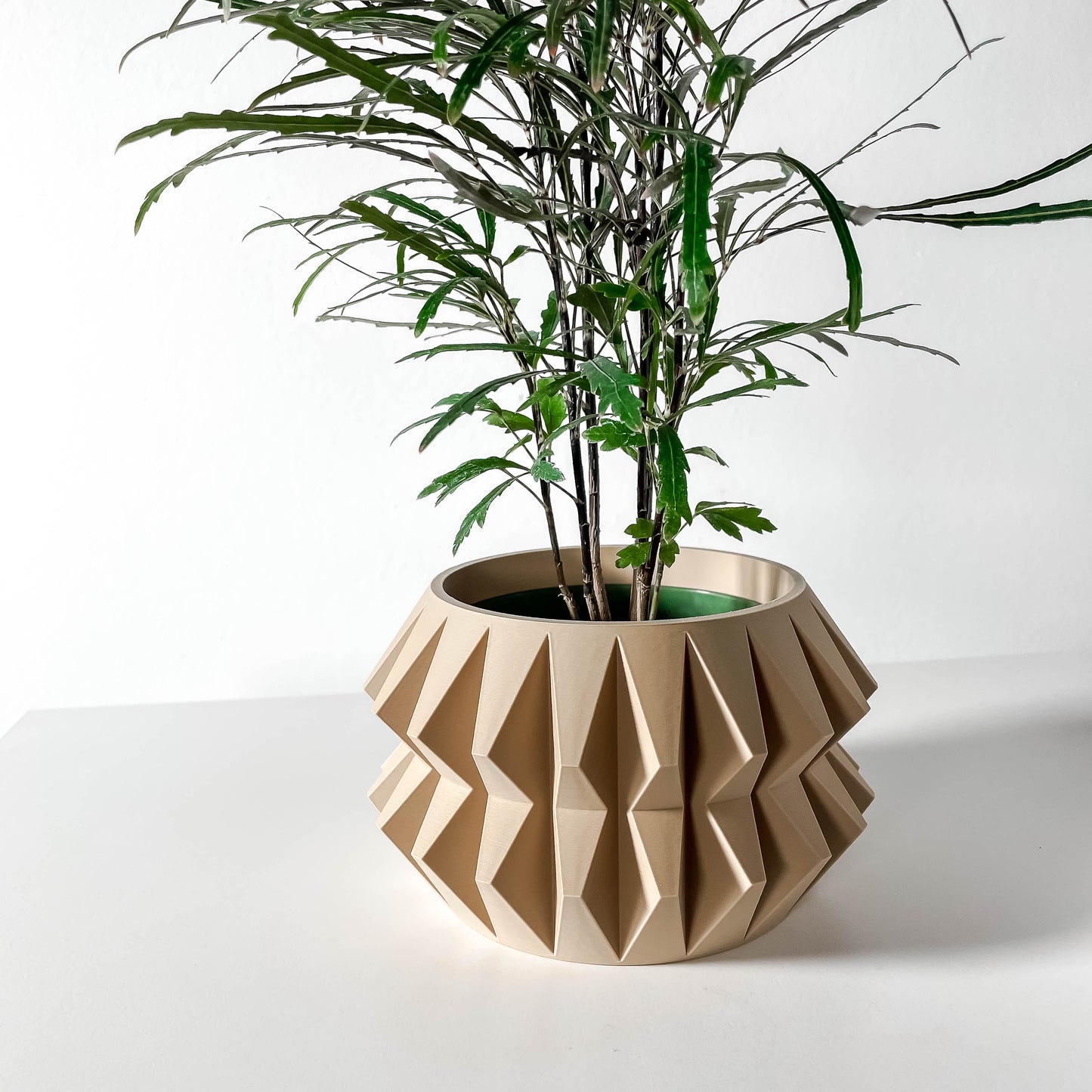 ALMIN Planter