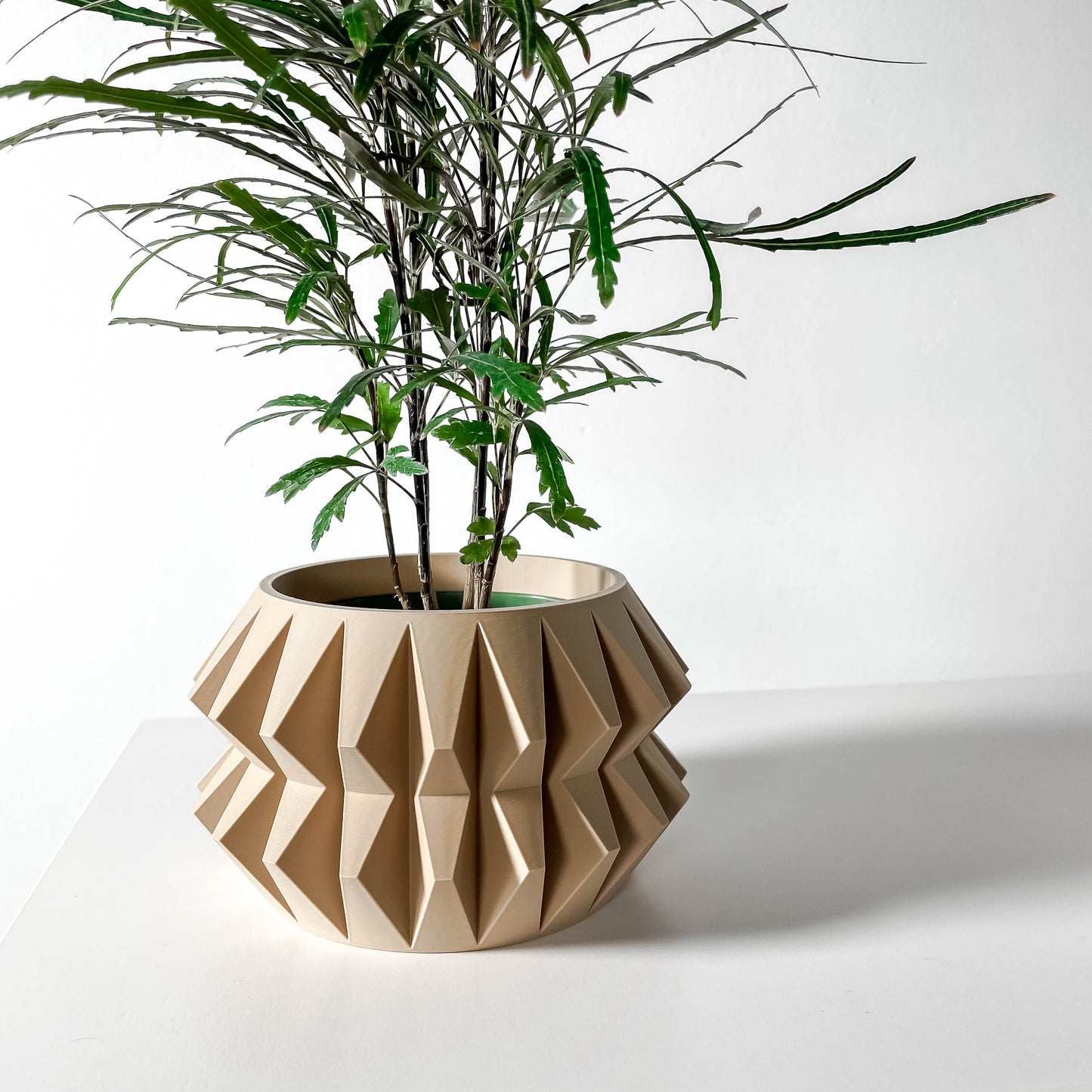 ALMIN Planter